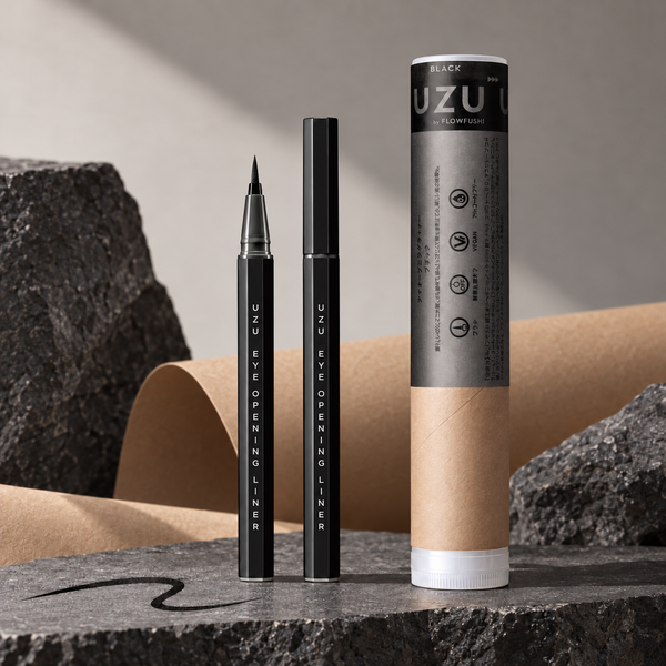UZU Eye Opening Liner Black hero image with straight aligned cap