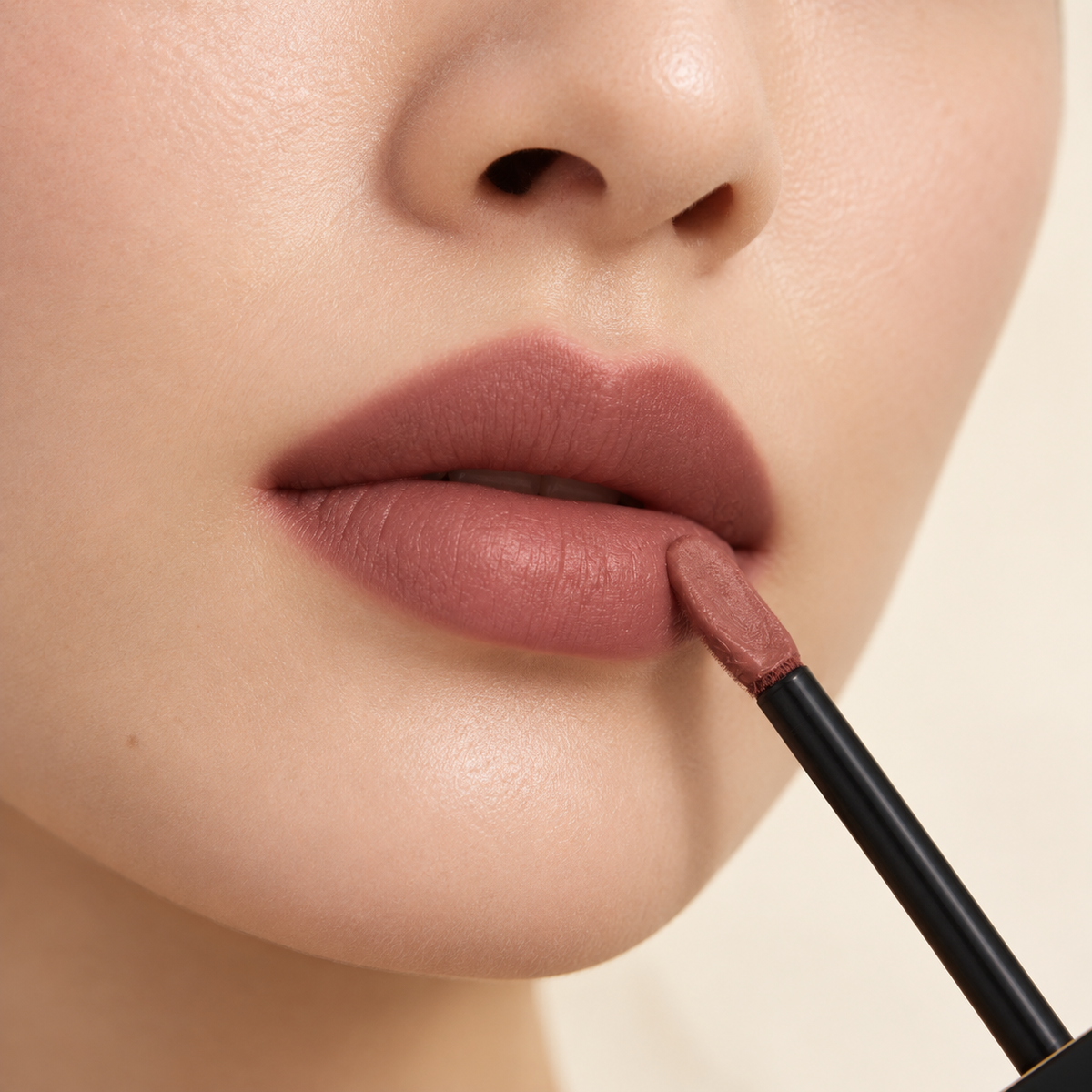 Close-up of SUQQU Blur Liquid Lip soft blur finish