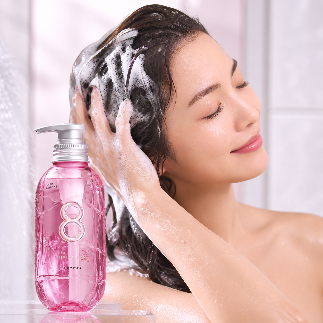 Model using 8 THE THALASSO Silky & Refine