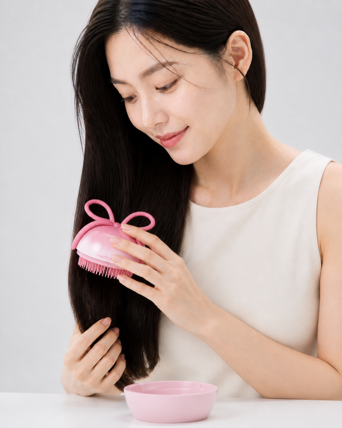 MEDICUBE Ribbon Cherry Glass Hair Brush