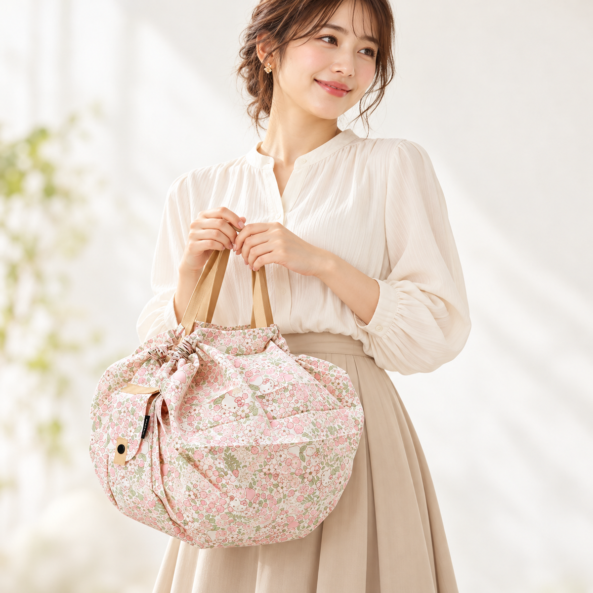 Hello Kitty Shupatto M Pink lifestyle illustration