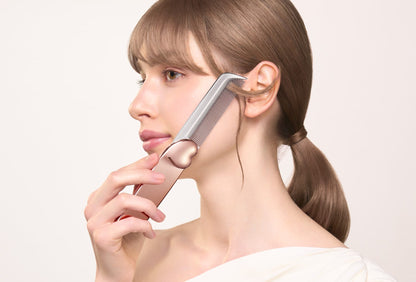 ReFa Aira MIRROR COMB official side detail