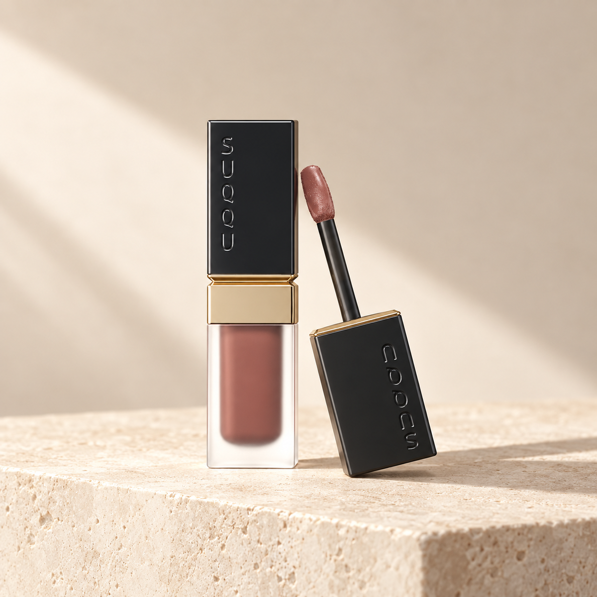 SUQQU Blur Liquid Lip 04 KAORIOBORE product and applicator